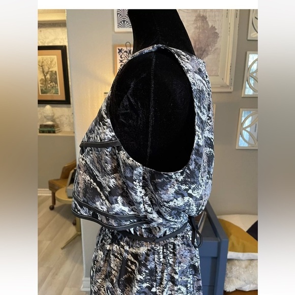 SL Fashions Dress Sz 10 Black Ivory Womens Tiered Sleeveless Party Office Work - Picture 5 of 9